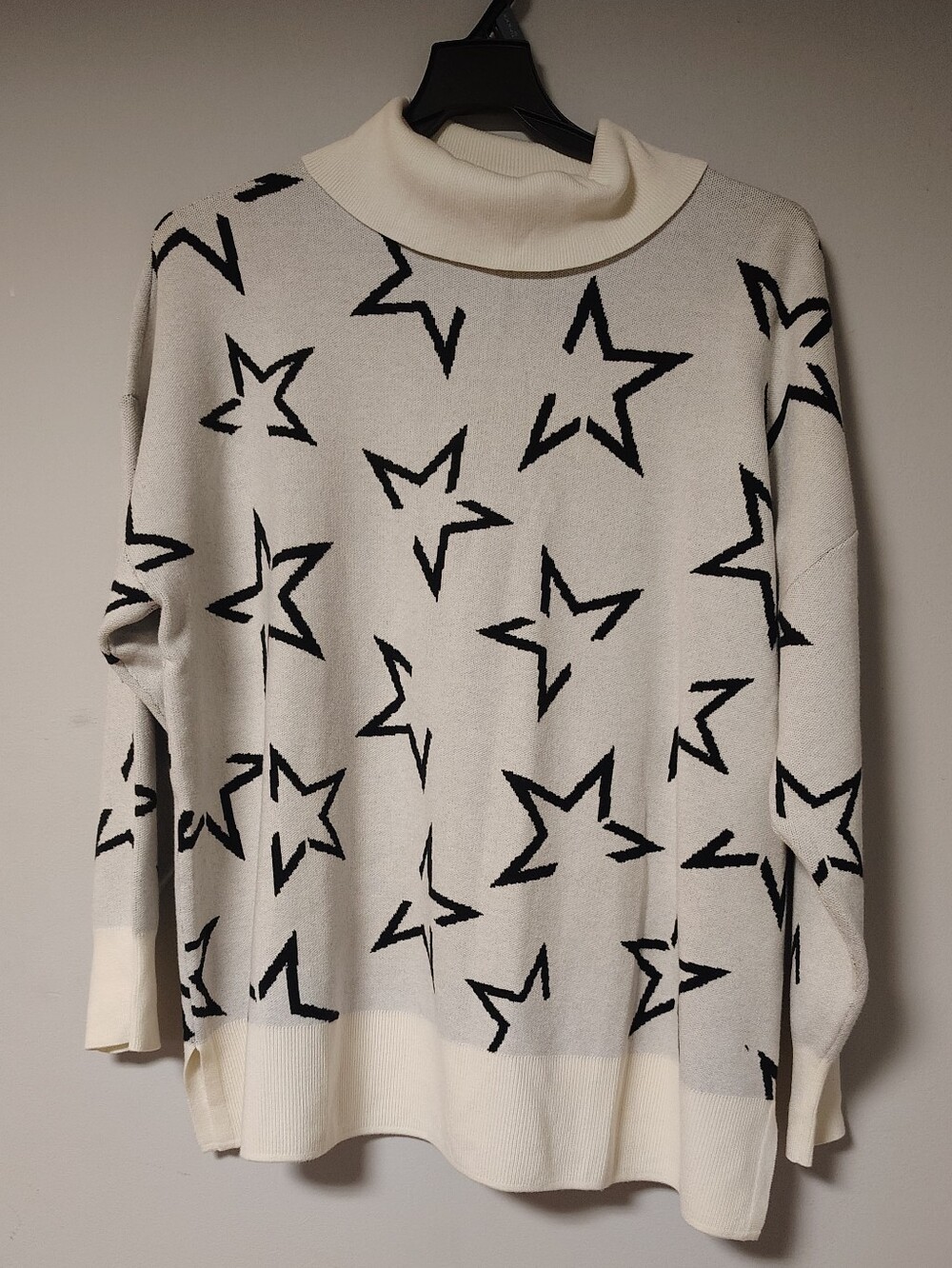 NWT LIVI Active Lane Bryant Star Print Mock Neck Sweater Cream Black Plus 22/24